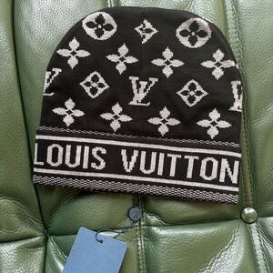 Louis Vuitton Monogram Black and White Hat